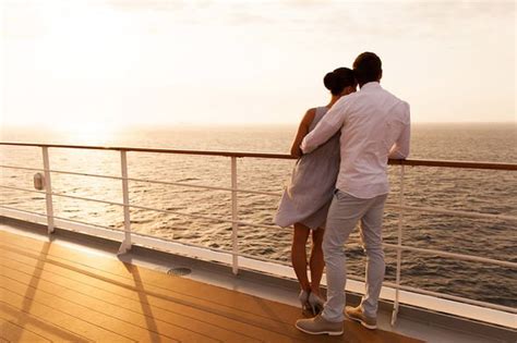 Love Cruise: The Perfect Vacation for Anniversary Celebrations
